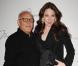 Lynn Collins et Max Azria dans les Backstages du défilé Max Azria lors de la Fashion Week de New York, le 13 février 2011.