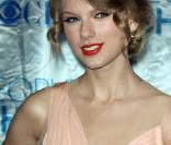 Taylor Swift aux People's Choice Awards en janvier 20111 