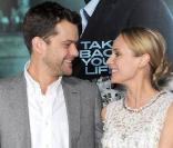 Diane Kruger et Joshua Jackson à l'occasion de l'avant-première hollywoodienne de  Sans Identité , qui s'est tenue dans l'enceinte du Regency Village Theatre de Westwood, à Los Angeles, le 16 février 2011.