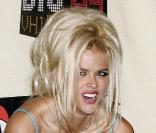 Anna Nicole Smith, Los Angeles, le 1er décembre 2004<br />