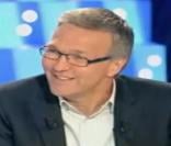 Laurent Ruquier anime chaque samedi  On n'est pas couché  sur France 2.
