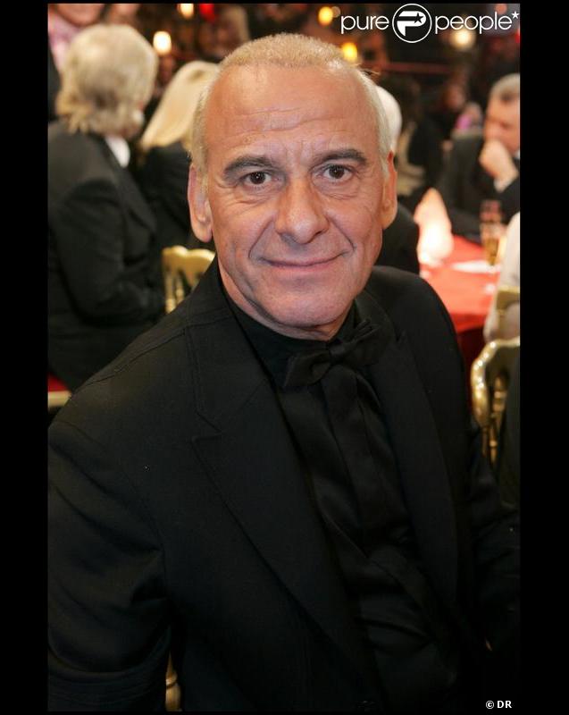 Michel Fugain apparaît dans une vidéo pour le site Serial Liver