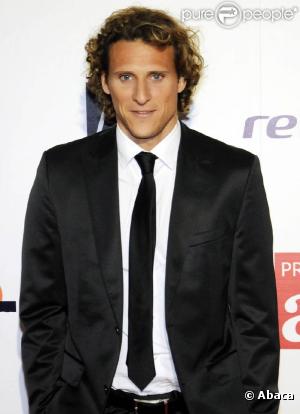 Diego Forlan, la star du foot uruguayen va épouser le mannequin Zaira Nara...