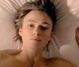 Keira Knightley dans l'un des teasers de la publicité Coco Mademoiselle de Chanel