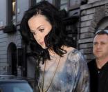 Katy Perry fait un peu de shopping à Londres le 19 mars 2011