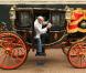 Les différents carrosses prévus pour le mariage du prince William et Kate Middleton le 29 avril 2011 à Londres sont prêts. A la sortie de l'église, en fonction de la météo, ils pourraient emprunter le coche vitré.