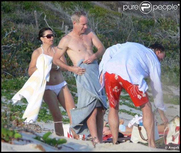 John McEnroe, son épouse Patty Smyth, et leurs amis à Saint-Barthélemy, le 23 mars 2011