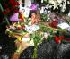 Gerbes de fleurs devant le domicile d'Elizabeth Taylor le 24 mars 2011