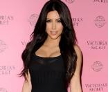 Kim Kardashian lors de la soirée de lancement de la collection de maillots de bain Victoria's Secret été 2011. Le 30 mars à L.A
