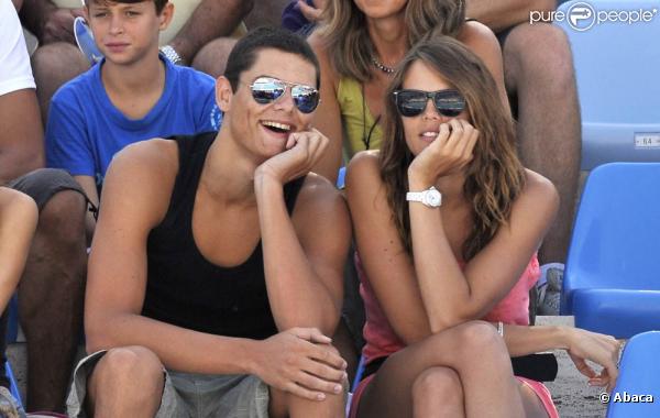 Florent Manaudou a choisi de rejoindre, en avril 2011, le Cercle des nageurs de Marseille, où sont licenciés sa soeur Laure (photo : Florent et Laure aux Mondiaux de Rome en juillet 2009) et son beau-frère Frédérick Bousquet.