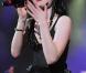 Jessie J, avec son répertoire éclectique et son style choc, sexy-sexo voire boyish, défraie les charts britanniques. Au Shepherds Bush Empire de Londres le 5 avril 2011, avant de décoller pour les Etats-Unis. 