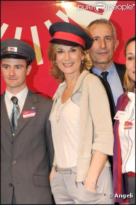 Michèle Laroque lance les festivités marquant le 30e anniversaire du TGV. Gare de Montparnasse, à Paris, le 7 avril 2011