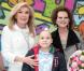Claudia Cardinale illumine le quotidien d'enfants grecs atteints du cancer...
