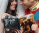 1er avril 2011 : Le jour idéal pour l'artiste anglaise Alison Jackson, connue pour ses fausses photos compromettantes de sosies de stars, pour promener les sosies de William et Kate et promouvoir leur album de mariage !