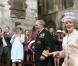L'opérateur de téléphonie T-Mobile, reprenant l'idée de la 3e vidéo virale de 2009 (JK Wedding Entrance Dance), a imaginé le mariage du prince William et Kate Middleton à Westminster, avec une foule de sosies déjantés, sur du East 17 !