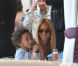 Beyoncé et son mari Jay-Z déjeunent à L'Avenue à Paris, avec le neveu de Beyoncé, Daniel, le 20 avril 2011