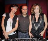  Mathilda May, Pascal Légitimus et Philippine Leroy-Beaulieu jouent les DJs au Murano à Paris en novembre 2010 