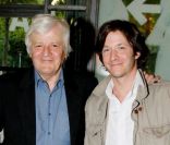 Jacques Perrin et son fils Mathieu Perrin lors de l\'inauguration de la rétrospective Jacques Perrin à la Cinémathèque française à Paris le 27 avril 2011