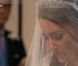 La future mariée, Kate Middleton, arrive en l'abbaye de Westminster, à Londres, au bras de son père Michael Middleton. Le 29 avril 2011