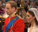 Kate Middleton, aux côtés de son futur époux le prince William, en l'abbaye de Westminster, à Londres, le 29 avril 2011. Harry et Michael Middleton les entourent.
