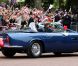 Le prince William et Catherine, duc et duchesse de Cambridge, se sont éclipsés du vin d'honneur à Buckingham Palace, le 29 avril 2011, au volant de la DB6 Volante Aston Martin du prince Charles. Direction Clarence House, pour se changer en vue du dîner et de la soirée dansante !