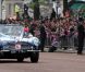 Le prince William et Catherine, duc et duchesse de Cambridge, se sont éclipsés du vin d'honneur à Buckingham Palace, le 29 avril 2011, au volant de la DB6 Volante Aston Martin du prince Charles. Direction Clarence House, pour se changer en vue du dîner et de la soirée dansante !