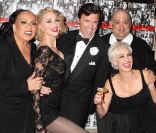 Christie Brinkley et tout le casting de Chicago fêtent la 6000ème représentation de la pièce le 28 avril 2011