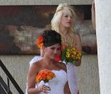 Shayne Lamas, enceinte, lors du mariage de son père Lorenzo Lamas avec la jolie Shawna Craig, à Cabo San Lucas, au Mexique, le 30 avril 2011.