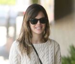 Rachel Bilson : il n'y a donc que son chien pour lui décrocher un sourire !  
 &nbsp; 