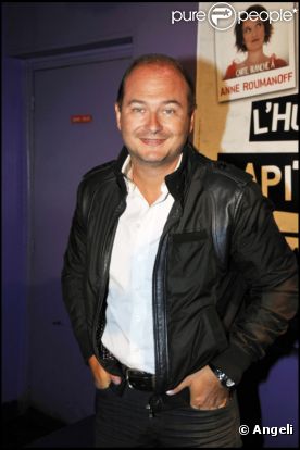 Sébastien Cauet lors de la conférence de presse pour le Festival de l'humour en capitales 2011 en avril au Rex Club de Paris
 &nbsp; 