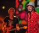 Yannick Noah chante sur le plateau de X Factor le 3 mai 2011 sur M6