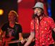 Yannick Noah chante sur le plateau de X Factor le 3 mai 2011 sur M6