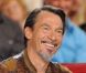 Florent Pagny, sur le plateau de Vivement dimanche, animé par Michel  Drucker. Il s'agit de l'émission du dimanche 8 mai, enregistrée à Paris  le mardi 3 mai.