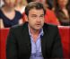 Le comédien Clovis Cornillac est venu saluer Florent Pagny, sur le plateau de  Vivement dimanche . Il s'agit de l'émission du dimanche 8 mai, enregistrée à Paris  le mardi 3 mai.
