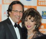 Percy Gibson et Joan Collins à l\'occasion du 38e Gala de la Film Society, à New York, le 2 mai 2011.
