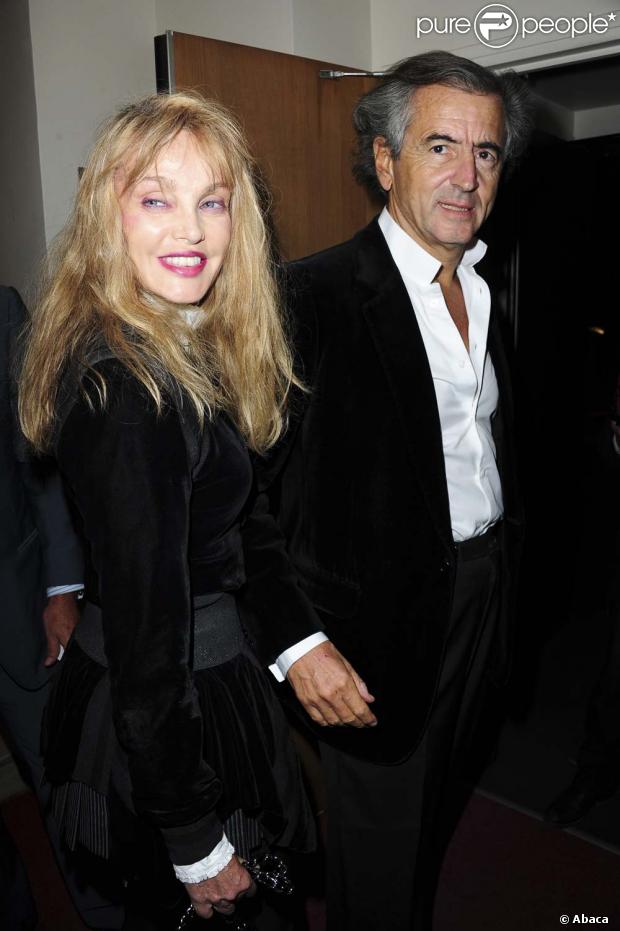 Arielle Dombasle et Bernard-Henri Lévy, à Paris, le 20 septembre 2010.