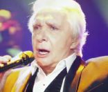 Michel Sardou présente son spectacle, dans les bacs, le 23 mai 2011