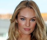 A 22 ans, la sublime sud-africaine est aussi une égérie Victoria's Secret. Los Angeles, 30 mars 2011 
