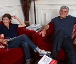 Hervé Morin et sa compagne Elodie nous reçoivent dans leur appartement parisien, avant de nous convier à dîner avec eux, mai 2011.  Toute reproduction interdite. 