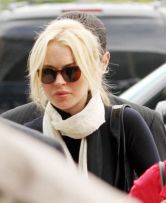 Lindsay Lohan arrive au tribunal de Los Angeles en avril 2011 pour le vol supposé d'un collier 