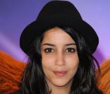 Leïla Bekhti (2 avril 2011, Paris) sera présente ce 12 mai au soir au Palm Beach pour aider la fondation PlaNet Finance 