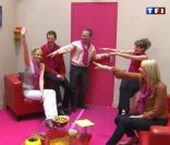 La famille Deknuydt, sur le plateau de<em> Pouch\'le bouton</em>, dans l\'émission diffusée samedi 7 mai sur TF1.