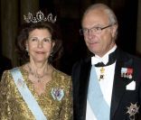 En 2011, le roi Carl XVI Gustaf de Suède est de plus en plus décrié en raison de révélations sur son passé scandaleux... 