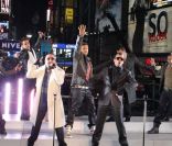 Les New Kids On The Block et les Backstreet Boys en concert à New York, le 31 décembre 2010. 