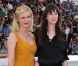 Charlotte Gainsbourg et Kirsten Dunst lors du photocall du film Melancholia au festival de Cannes le 18 mai 2011