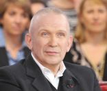 <p>Jean-Paul Gaultier lors de l\'enregistrement de Vivement Dimanche en mars 2011</p>
<p>&nbsp;</p>
