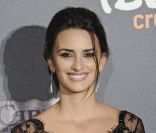 Penélope Cruz, en Armani Privé, lors de l\'avant-première à Madrid de Pirates des Caraïbes 4 le 18 mai 2011