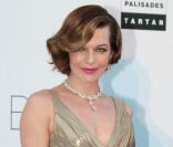 La belle Milla Jovovich lors du gala de l'amfAR au Cap d'Antibes le 19 mai 2011
