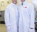 Le 20 mai 2011, Victoria et Daniel de Suède découvrait une usine de confection de pancakes, et profitaient d'une formation en accéléré !