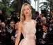 Karolina Kurkova lors de la montée des marches de clôture du festival de Cannes le 22 mai 2011